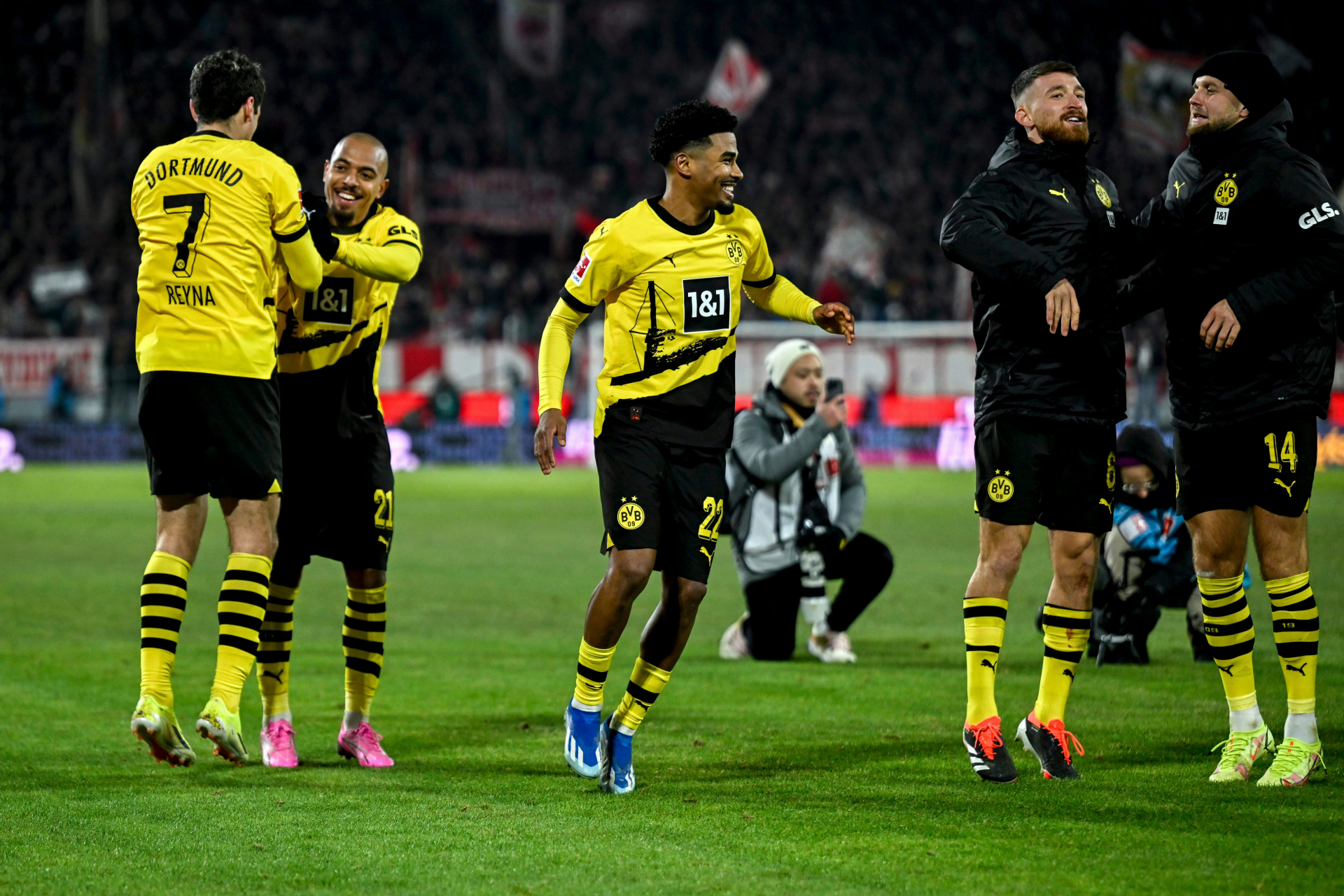 关于切尔西客场-逆转多特蒙德,霸气晋级的信息