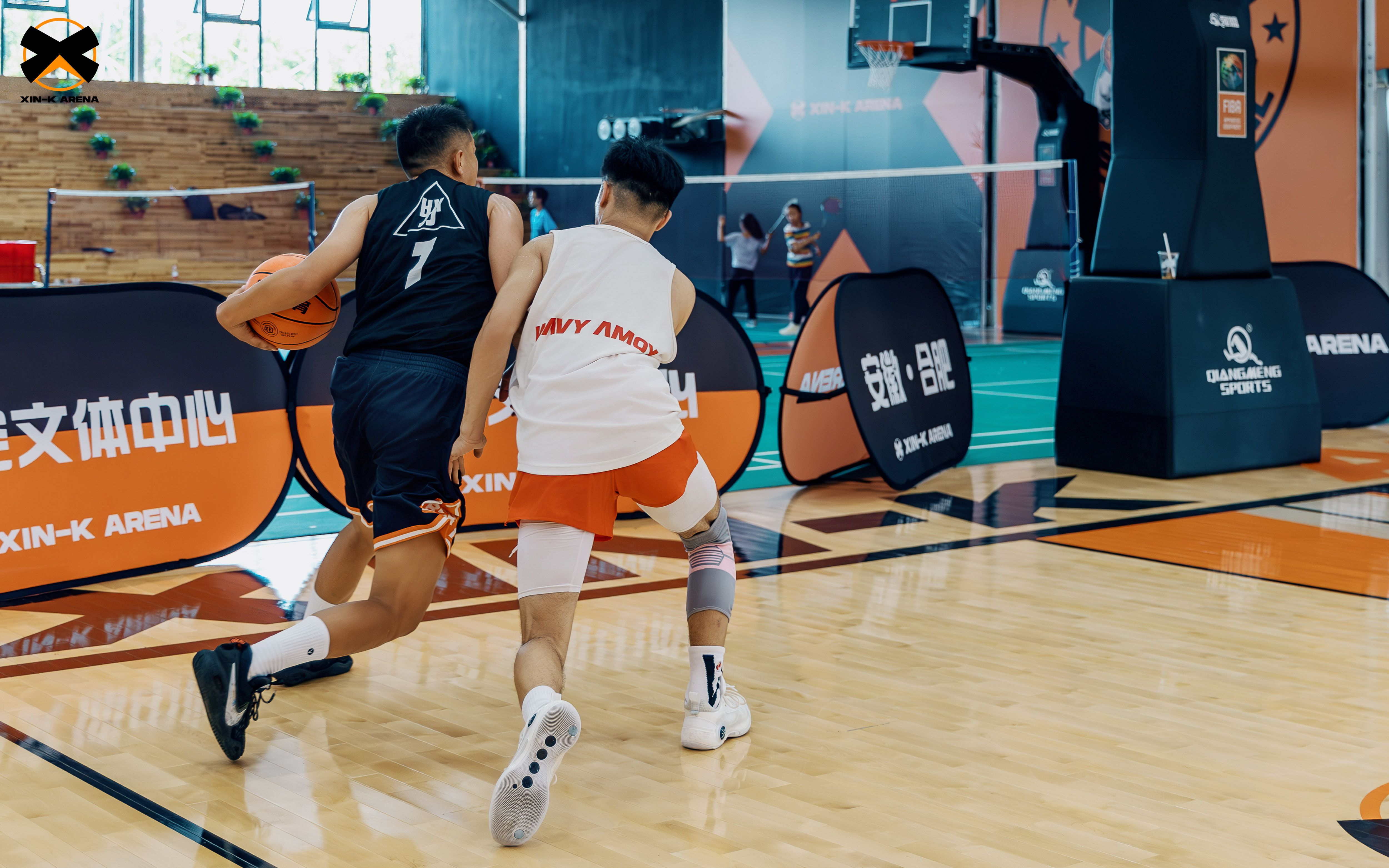 包含紧张激烈!职业篮球赛场上球员的投篮实力的词条