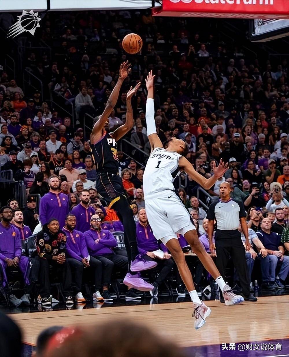 独行侠绝杀时刻,逆转取胜点燃赛场,老鹰迎来胜利!