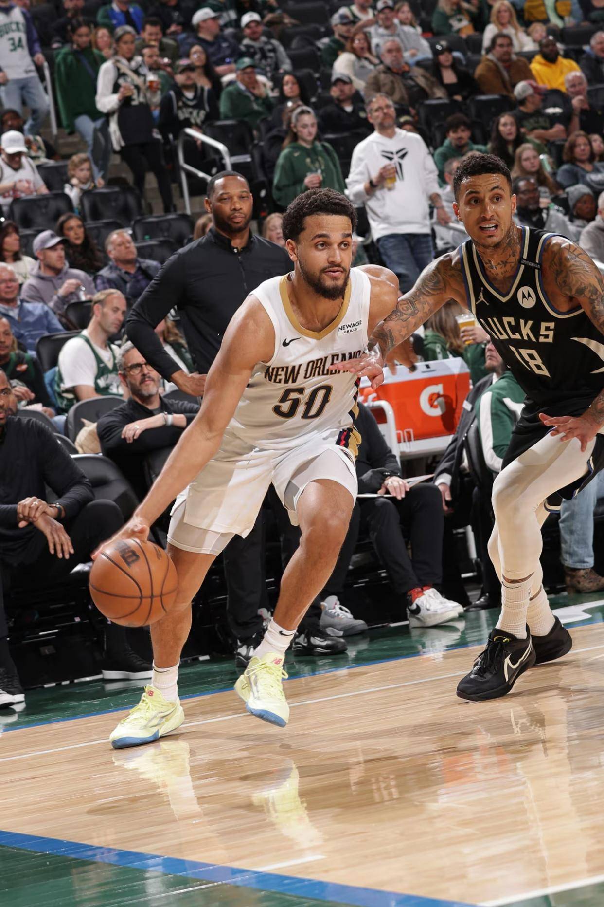 鹈鹕三巨头联手,状态爆棚得分突破,狂砍50分冲击季后赛!