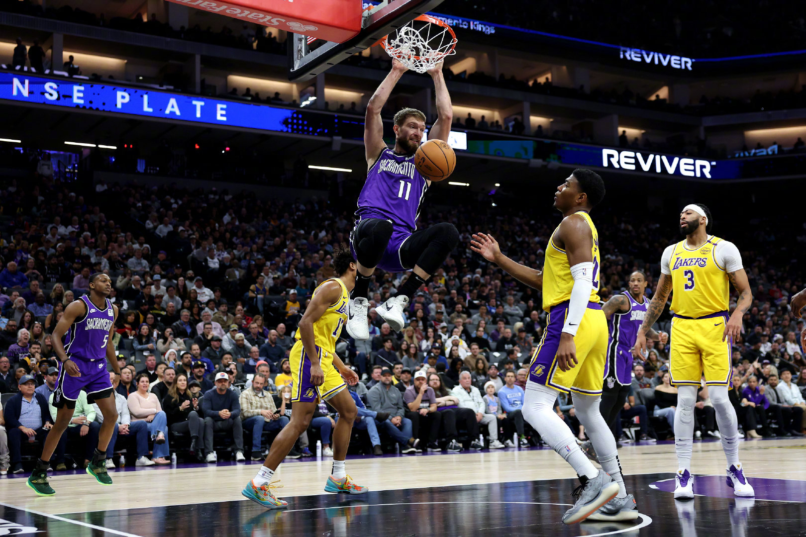 波尔津吉斯狂砍浓眉哥分，爵士迎来新赛季高光！的简单介绍