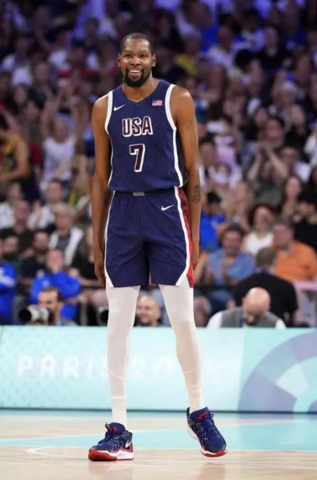 杜兰特迎来二十赛季出色发挥,G2观众热烈欢呼!