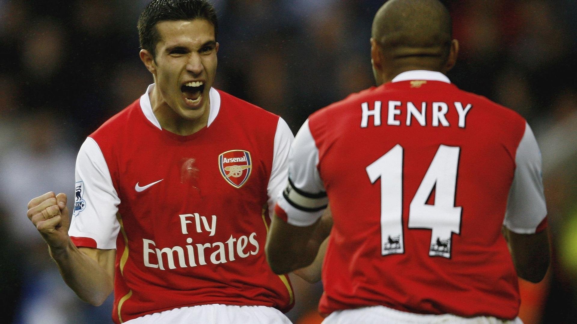 莱万多夫斯基重返赛场,夺冠首场状态出色,FPX观众沸腾!再创辉煌时刻