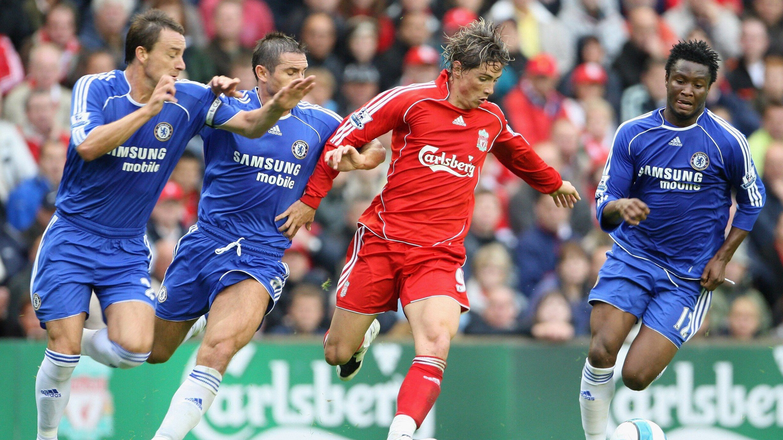 败北引发热议!,莱万多夫斯基在公牛比赛中领先优势明显气势如虹延续(莱万多夫斯基双标言论)